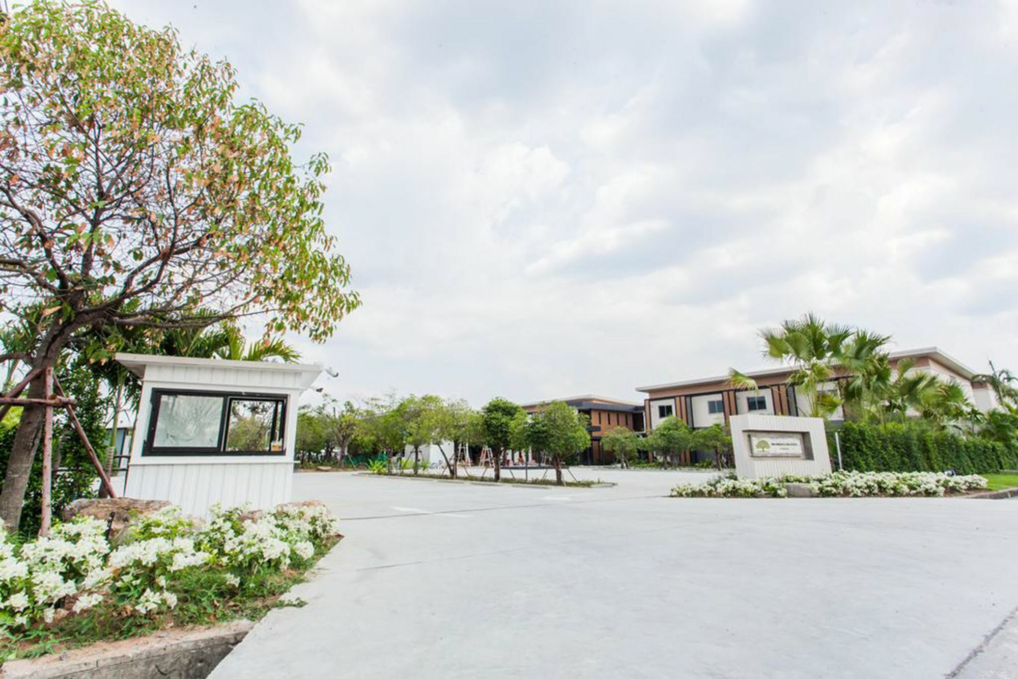 Morino Hotel Si Racha Bagian luar foto