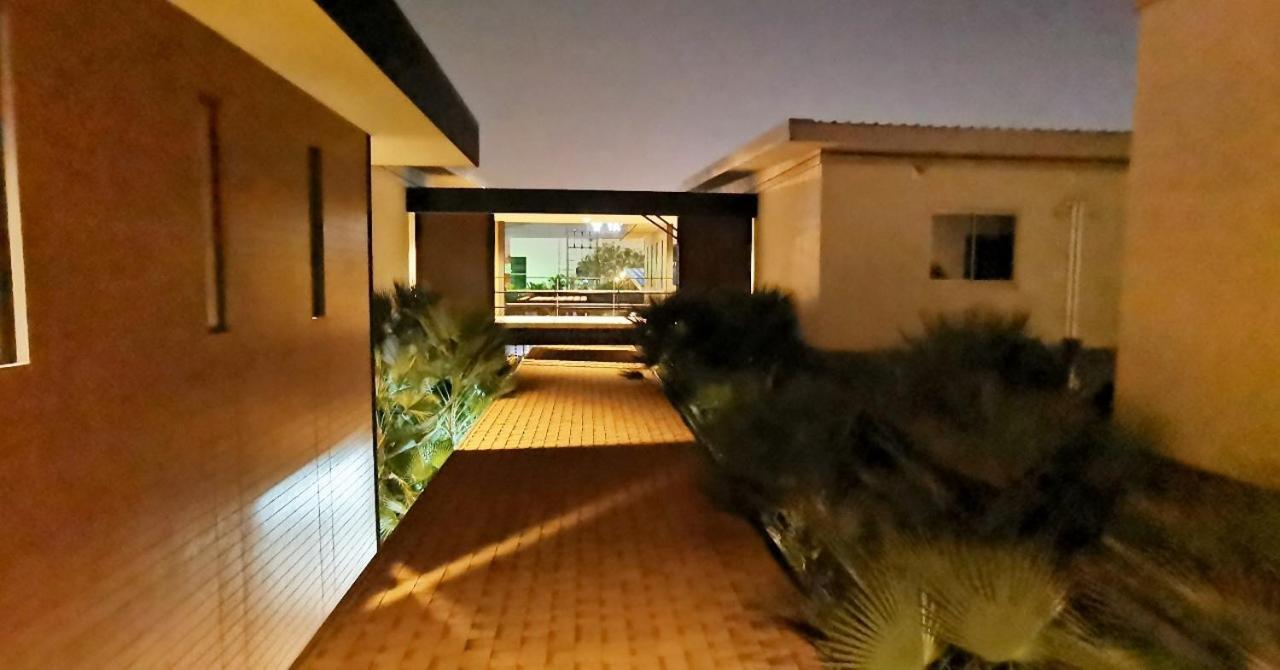 Morino Hotel Si Racha Bagian luar foto